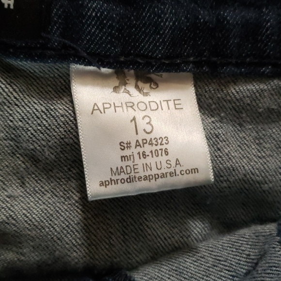 Dark wash demin jeans - Picture 2 of 2